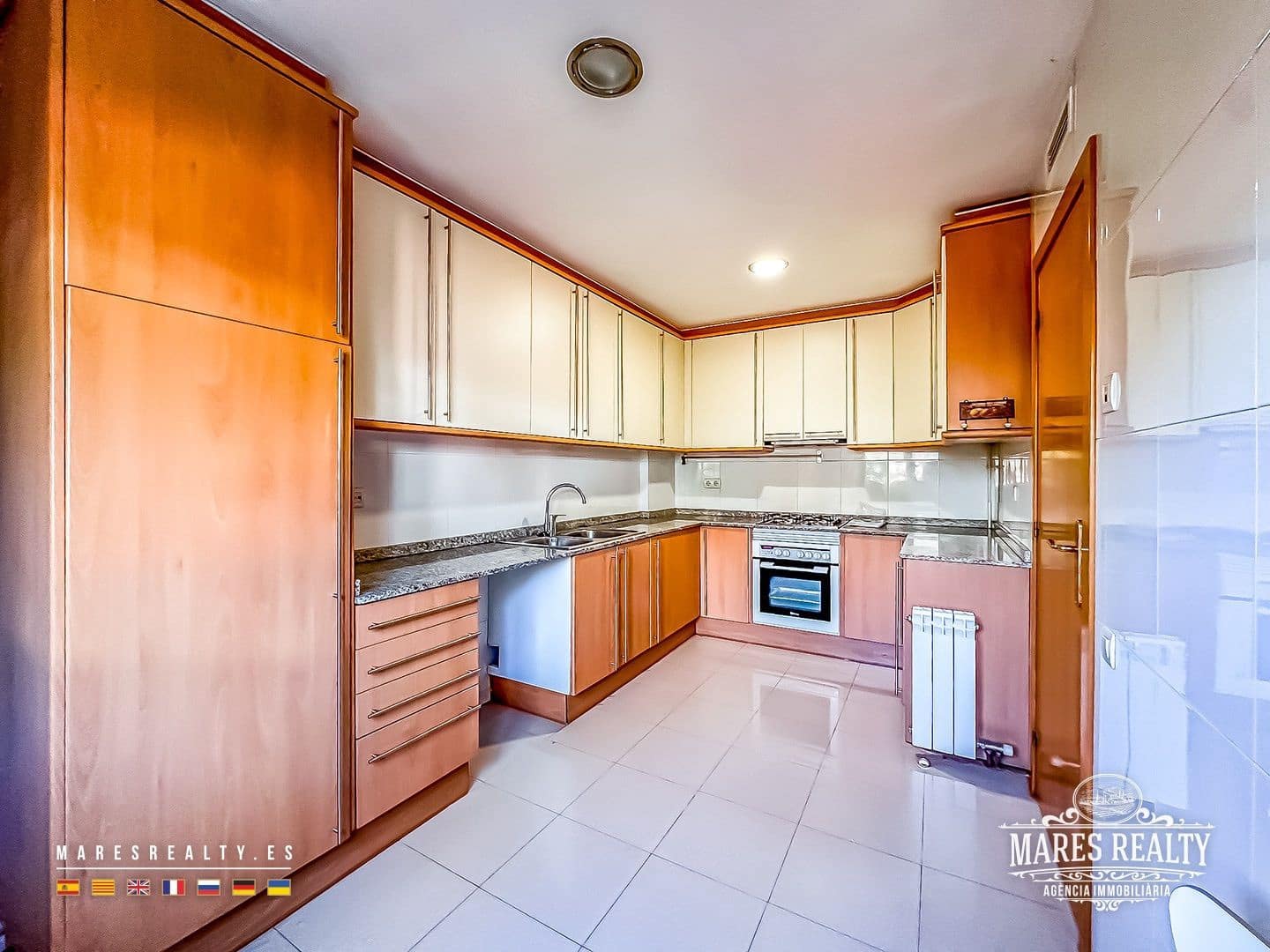 4 quarto Moradia Geminada para venda em Cabrils com garagem - 650 000 € (Ref: 9058809)