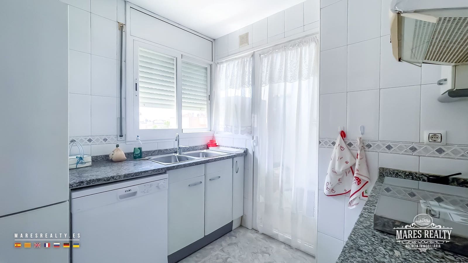 3 bedroom Flat for sale in Lloret de Mar with pool garage - € 330,000 (Ref: 9062099)