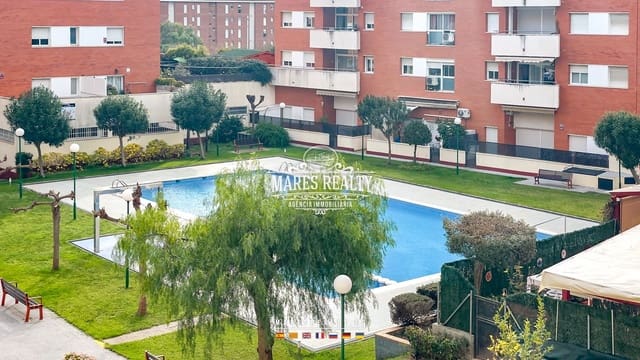 3 soverom Leilighet til salgs i Fenals, Lloret de Mar med svømmebasseng garasje - € 365 000 (Ref: 9062099)
