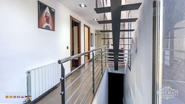 4 soverom Villa til salgs i Lloret de Mar med svømmebasseng garasje - € 590 000 (Ref: 9062100)