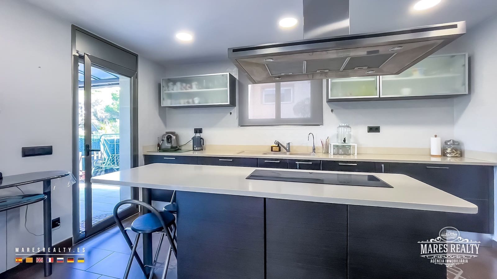 4 soverom Villa til salgs i Lloret de Mar med svømmebasseng garasje - € 590 000 (Ref: 9062100)