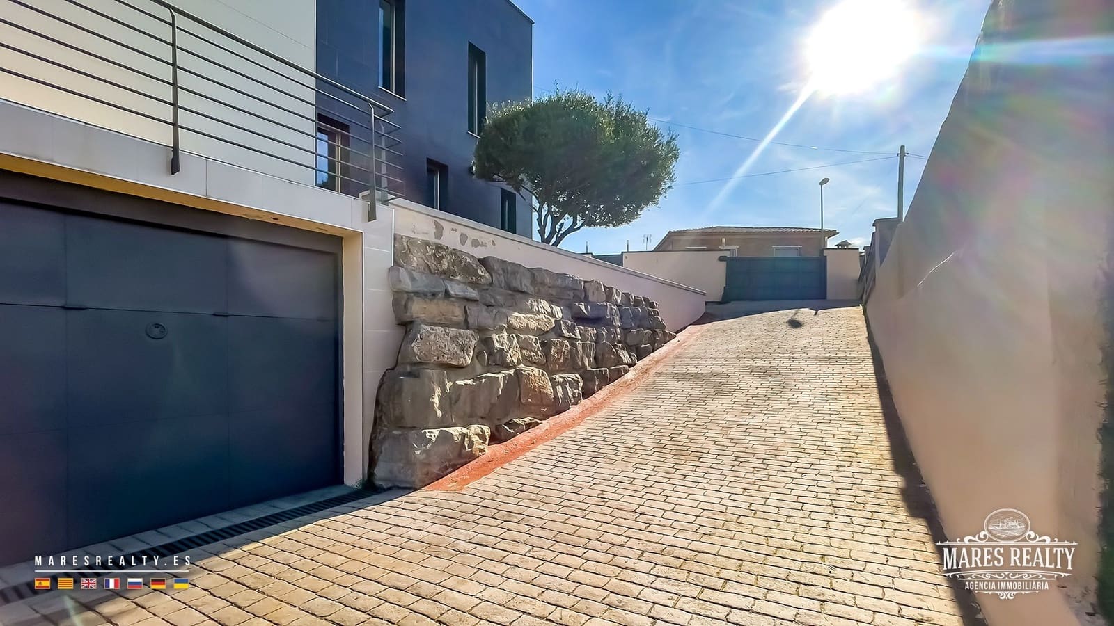4 soverom Villa til salgs i Lloret de Mar med svømmebasseng garasje - € 590 000 (Ref: 9062100)