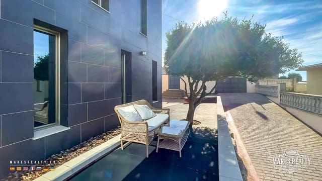 4 soverom Villa til salgs i Lloret de Mar med svømmebasseng garasje - € 590 000 (Ref: 9062100)