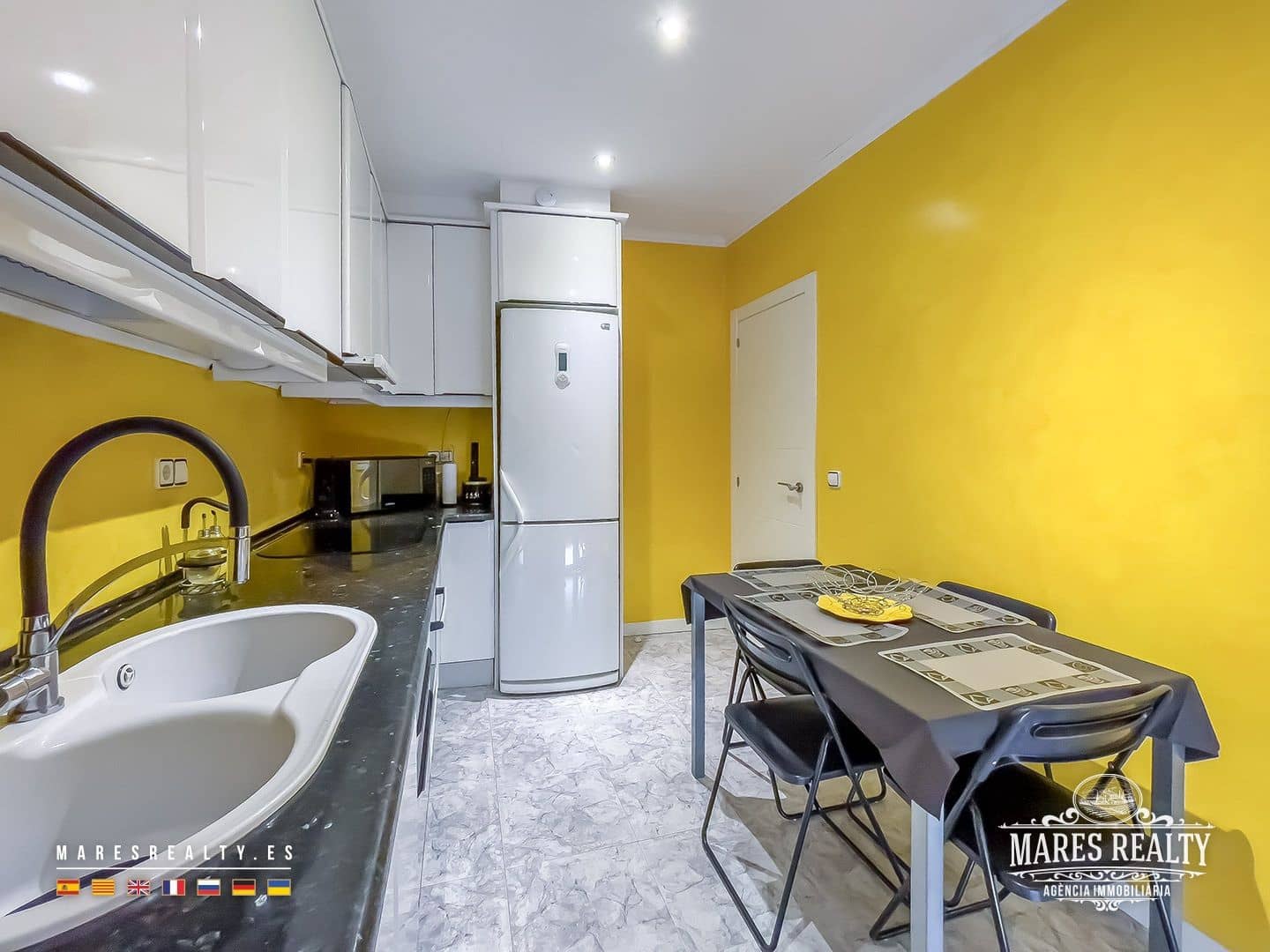 5 soveværelse Semi-Rækkehus til salg i Lloret de Mar med garage - € 625.000 (Ref: 9100463)