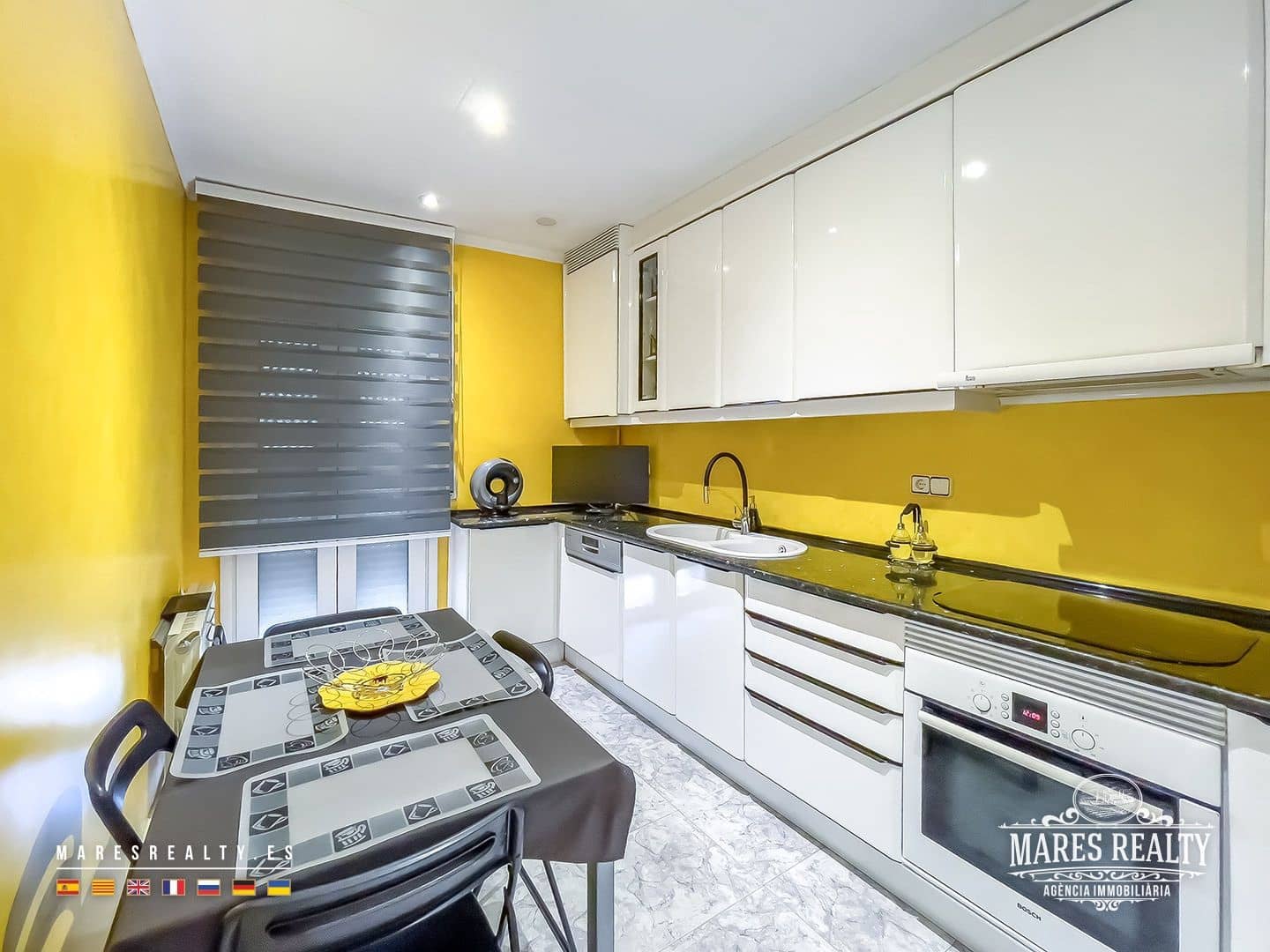 5 soveværelse Semi-Rækkehus til salg i Lloret de Mar med garage - € 625.000 (Ref: 9100463)