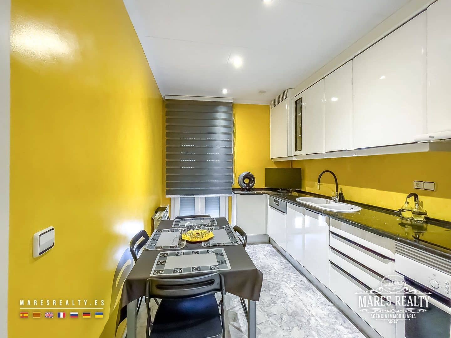 5 soveværelse Semi-Rækkehus til salg i Lloret de Mar med garage - € 625.000 (Ref: 9100463)