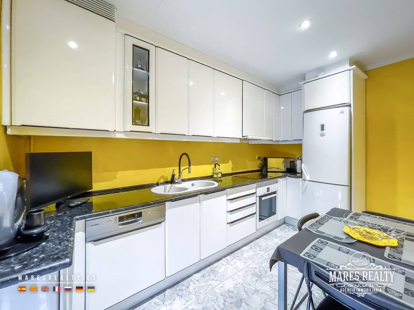 5 soveværelse Semi-Rækkehus til salg i Lloret de Mar med garage - € 625.000 (Ref: 9100463)