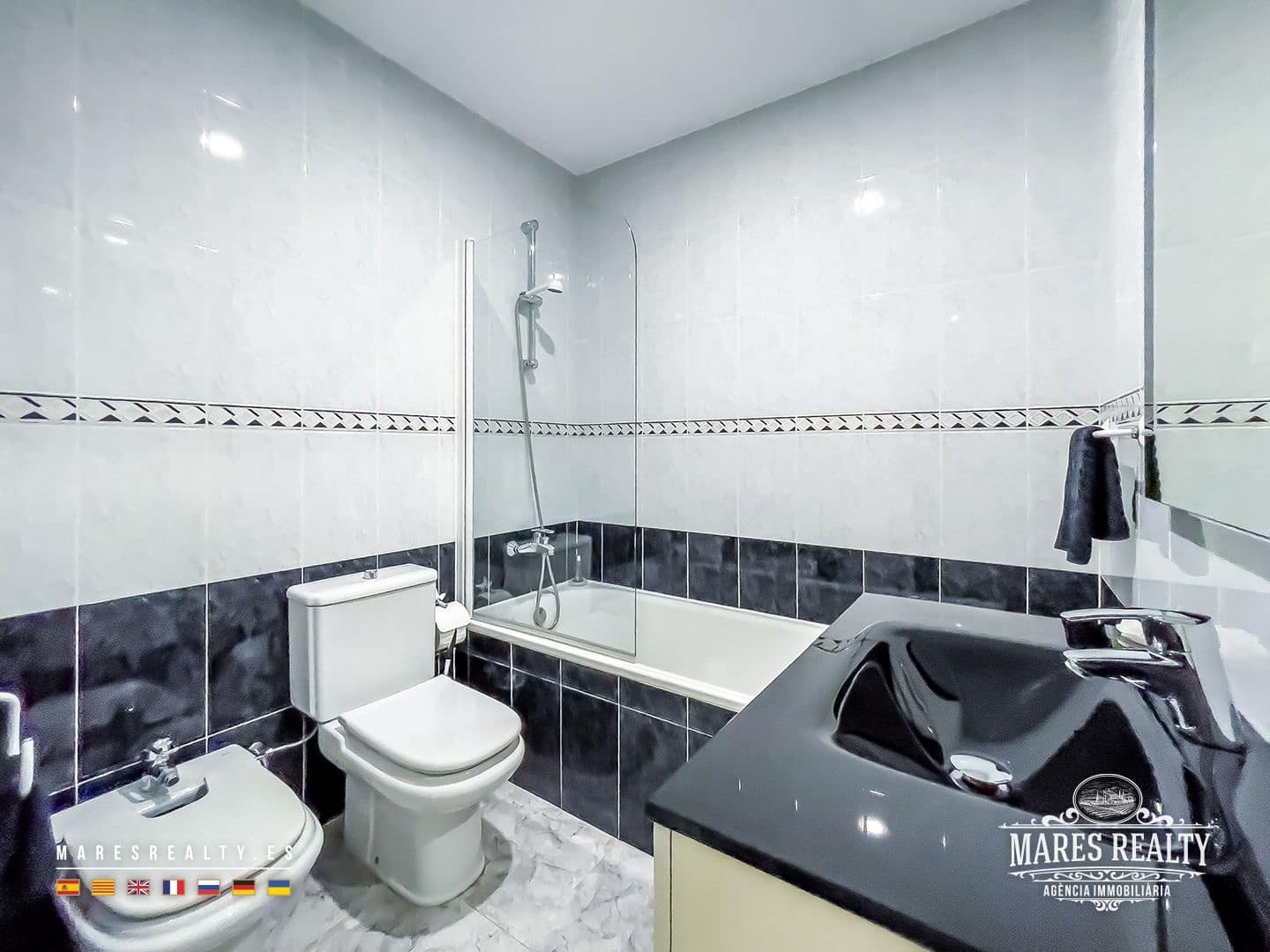 5 soveværelse Semi-Rækkehus til salg i Lloret de Mar med garage - € 625.000 (Ref: 9100463)