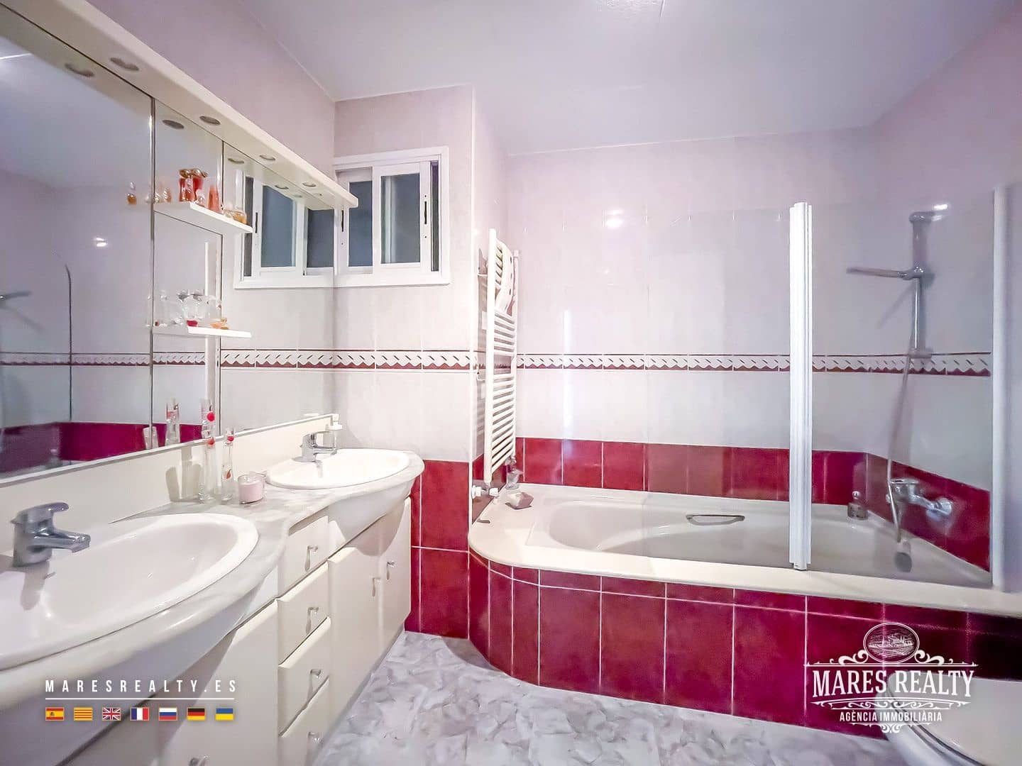 5 soveværelse Semi-Rækkehus til salg i Lloret de Mar med garage - € 625.000 (Ref: 9100463)