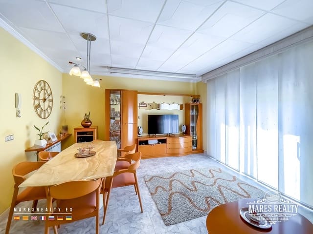 5 bedroom Semi-detached Villa for sale in Lloret de Mar with garage - € 625,000 (Ref: 9100463)