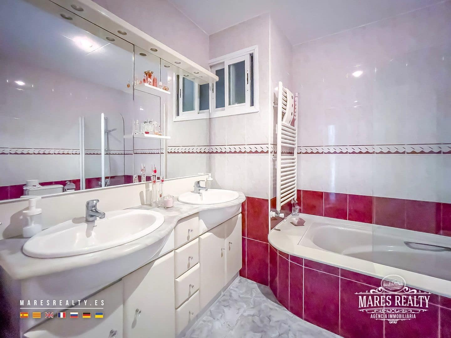 5 soveværelse Semi-Rækkehus til salg i Lloret de Mar med garage - € 625.000 (Ref: 9100463)