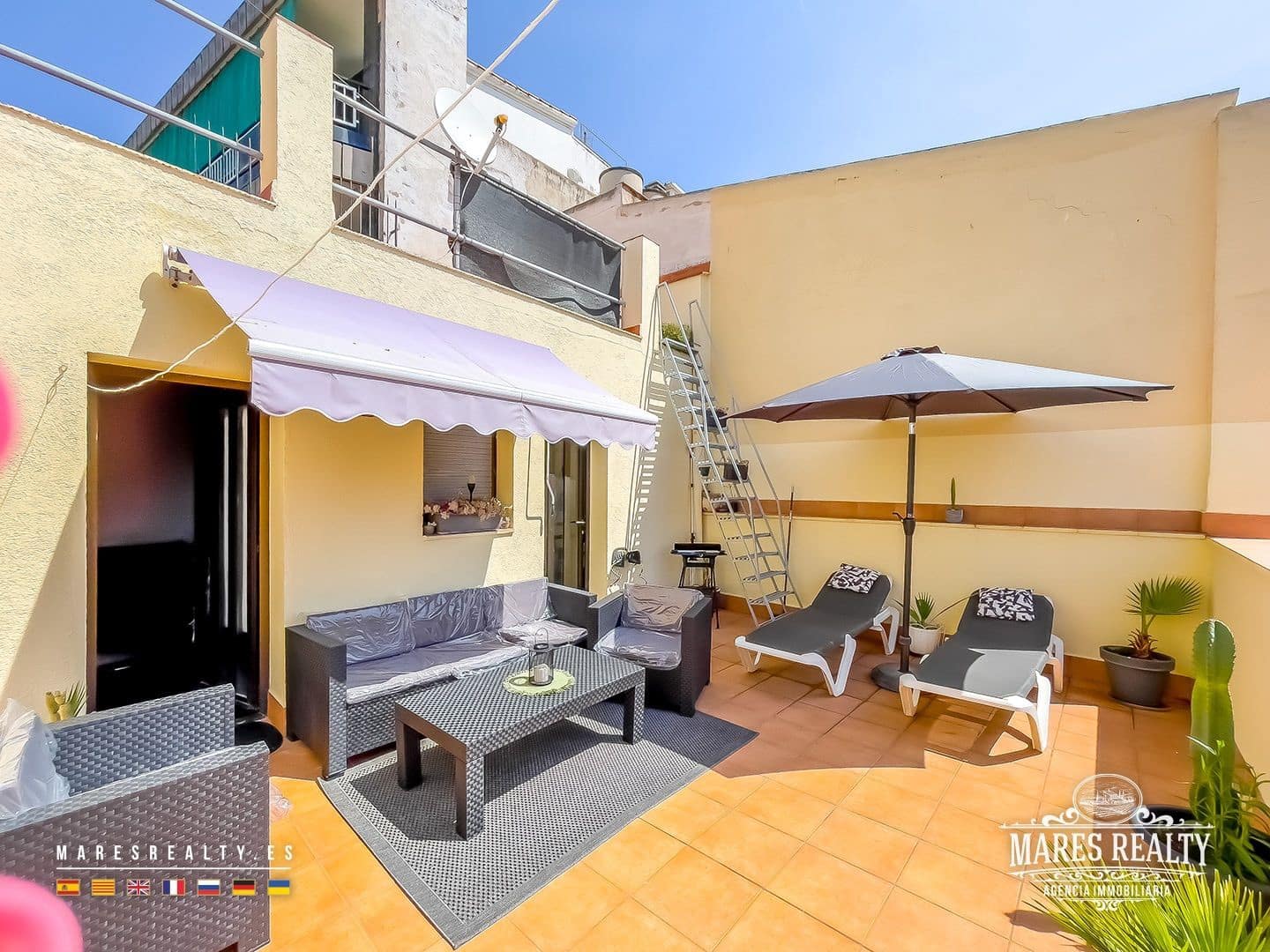 5 soveværelse Semi-Rækkehus til salg i Lloret de Mar med garage - € 625.000 (Ref: 9100463)