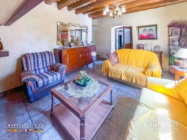 4 bedroom Villa for sale in Malgrat de Mar with garage - € 800,000 (Ref: 9111831)