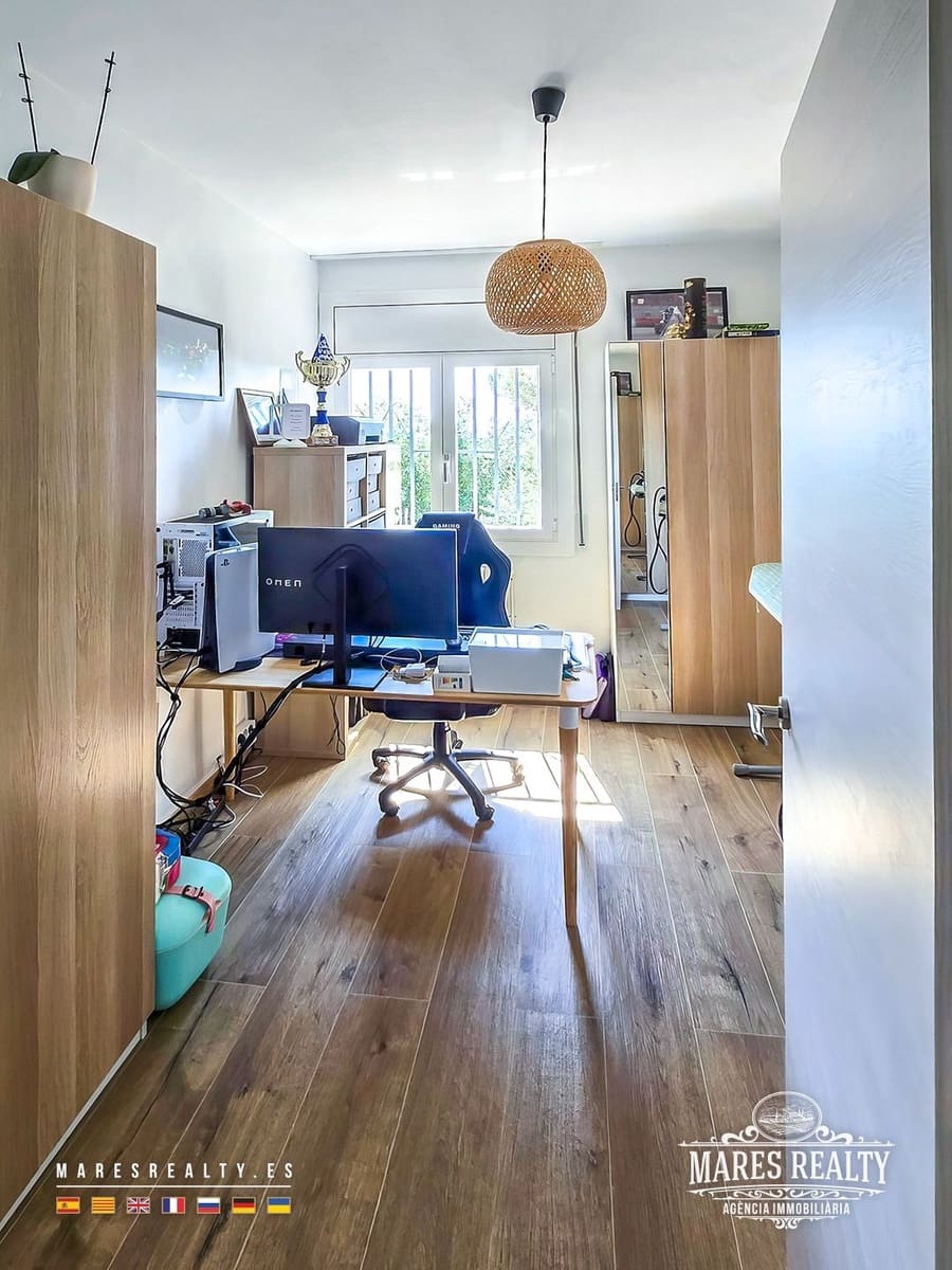 5 bedroom Villa for sale in Lloret de Mar with pool garage - € 415,000 (Ref: 9133989)