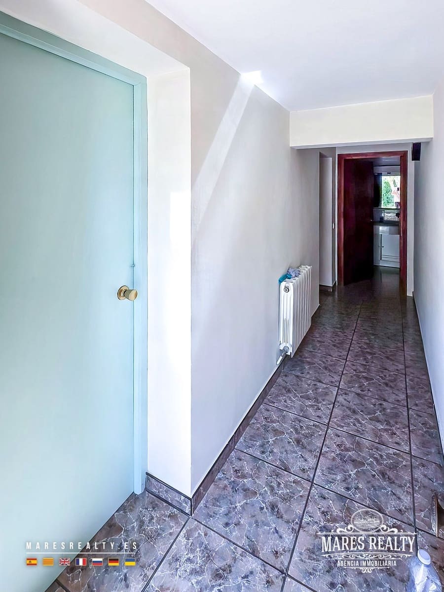 5 bedroom Villa for sale in Lloret de Mar with pool garage - € 415,000 (Ref: 9133989)