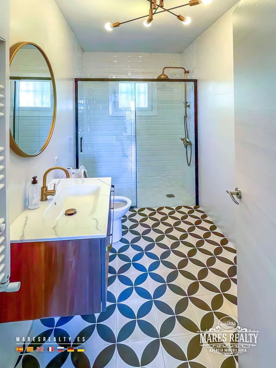 5 bedroom Villa for sale in Lloret de Mar with pool garage - € 415,000 (Ref: 9133989)