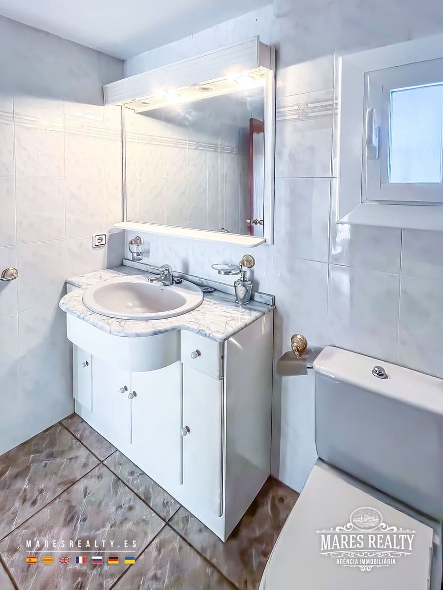 5 bedroom Villa for sale in Lloret de Mar with pool garage - € 415,000 (Ref: 9133989)