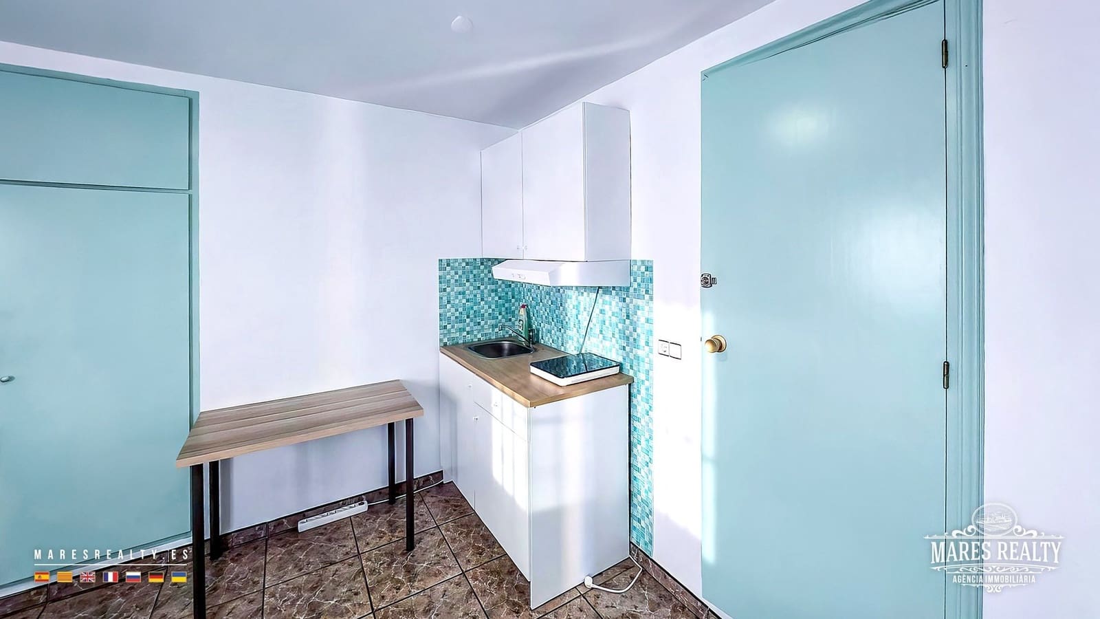 5 bedroom Villa for sale in Lloret de Mar with pool garage - € 415,000 (Ref: 9133989)