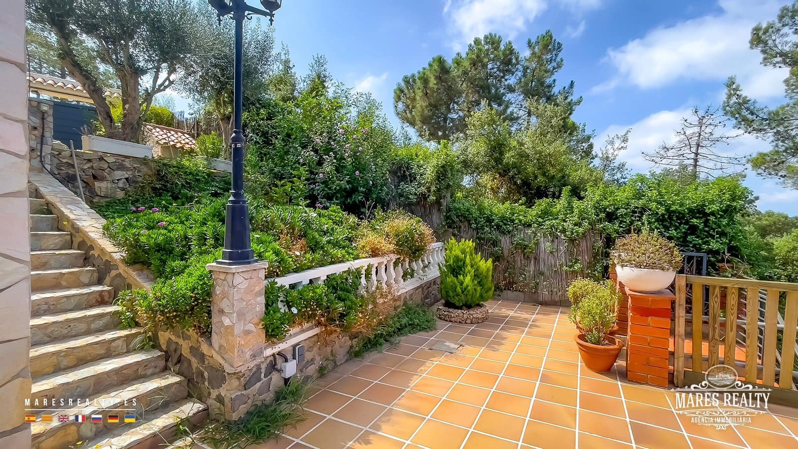 5 bedroom Villa for sale in Lloret de Mar with pool garage - € 415,000 (Ref: 9133989)