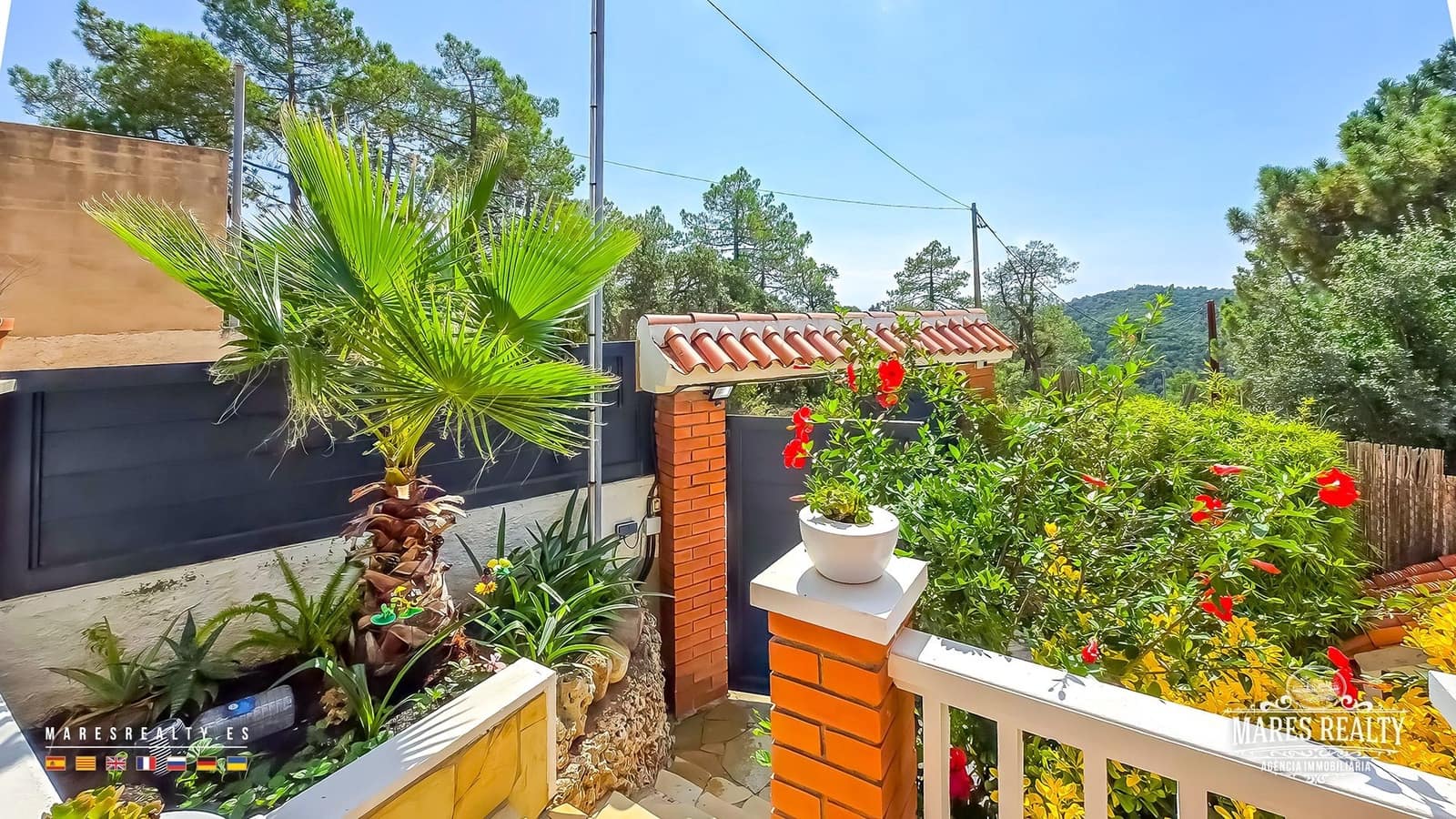 5 bedroom Villa for sale in Lloret de Mar with pool garage - € 415,000 (Ref: 9133989)