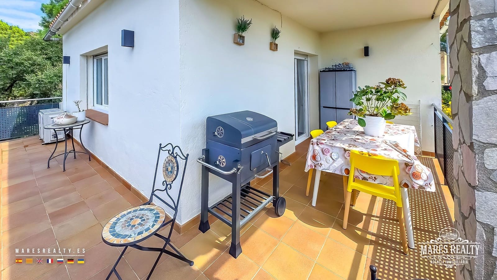 5 bedroom Villa for sale in Lloret de Mar with pool garage - € 415,000 (Ref: 9133989)