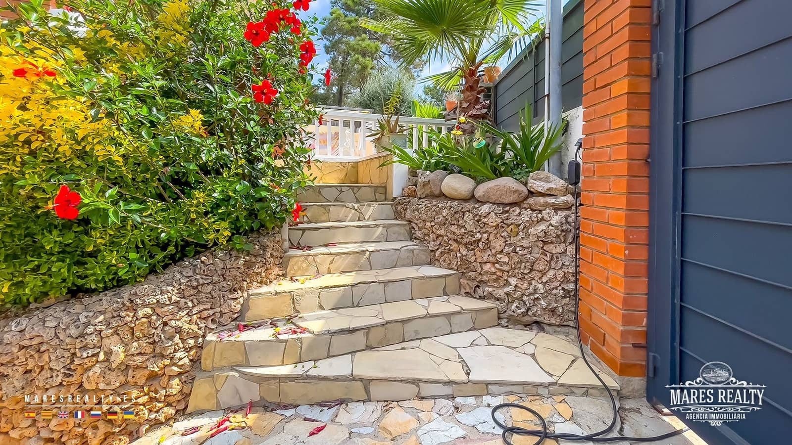 5 bedroom Villa for sale in Lloret de Mar with pool garage - € 415,000 (Ref: 9133989)