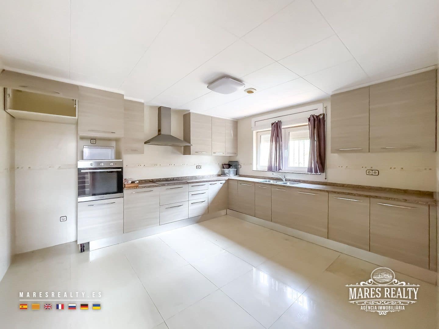 4 soveværelse Villa til salg i Lloret de Mar med swimmingpool garage - € 392.000 (Ref: 9146738)