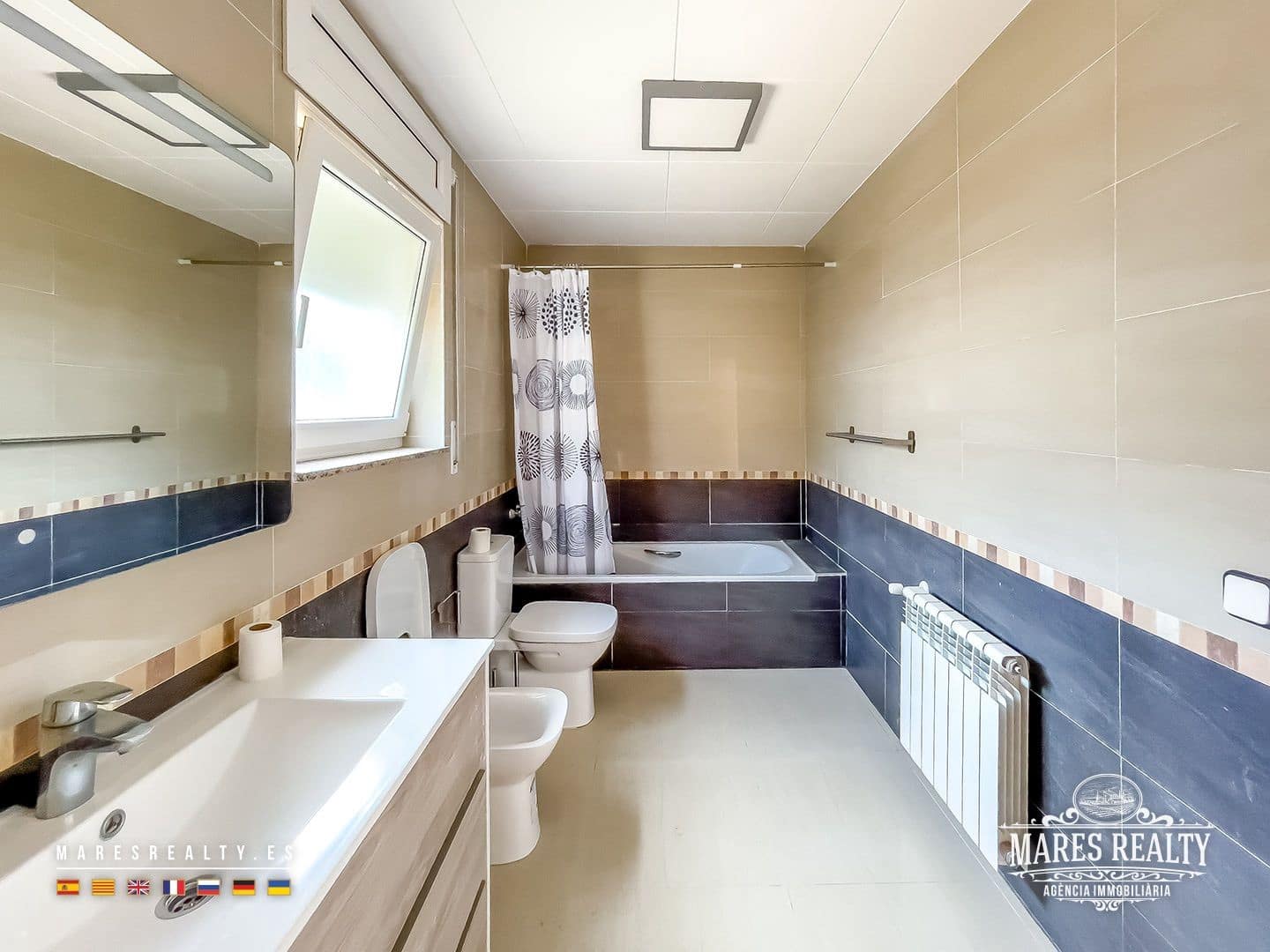 4 soveværelse Villa til salg i Lloret de Mar med swimmingpool garage - € 392.000 (Ref: 9146738)