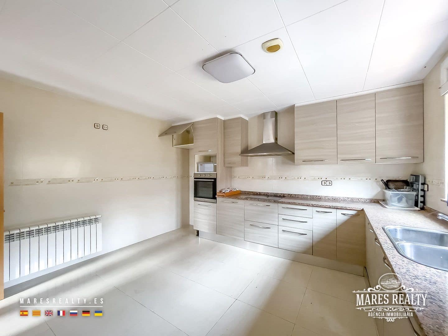 4 soveværelse Villa til salg i Lloret de Mar med swimmingpool garage - € 392.000 (Ref: 9146738)