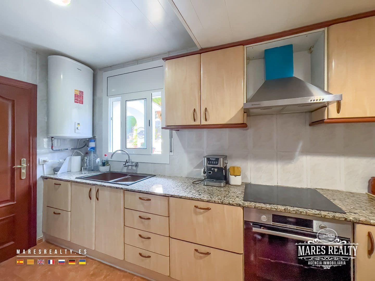 4 soveværelse Villa til salg i Lloret de Mar med swimmingpool garage - € 350.000 (Ref: 9153598)