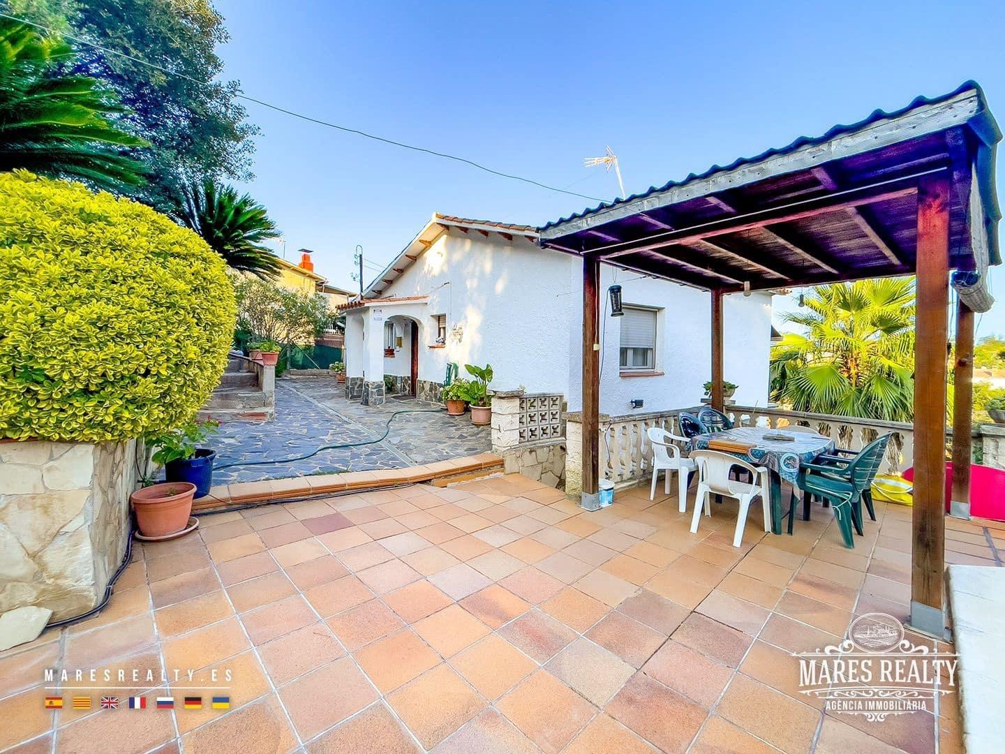 4 soveværelse Villa til salg i Lloret de Mar med swimmingpool garage - € 350.000 (Ref: 9153598)