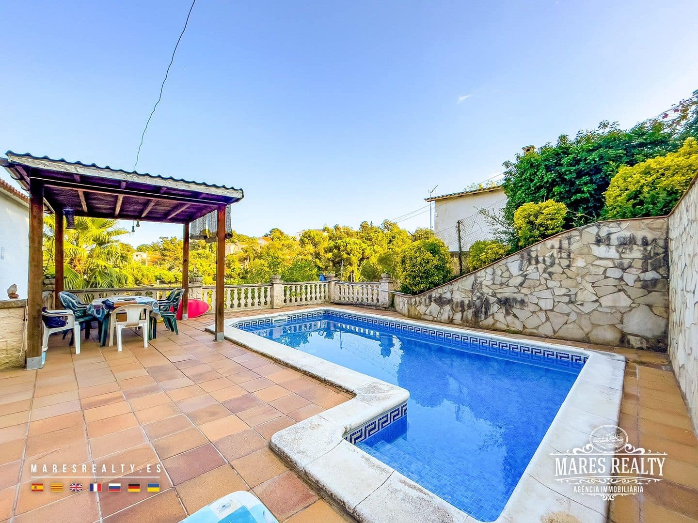 4 soveværelse Villa til salg i Lloret de Mar med swimmingpool garage - € 350.000 (Ref: 9153598)