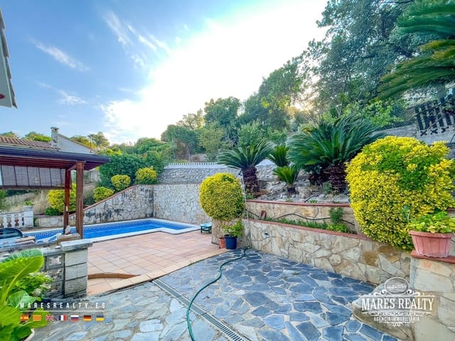 Chalet de 4 habitaciones en Lloret de Mar en venta con piscina garaje - 350.000 € (Ref: 9153598)