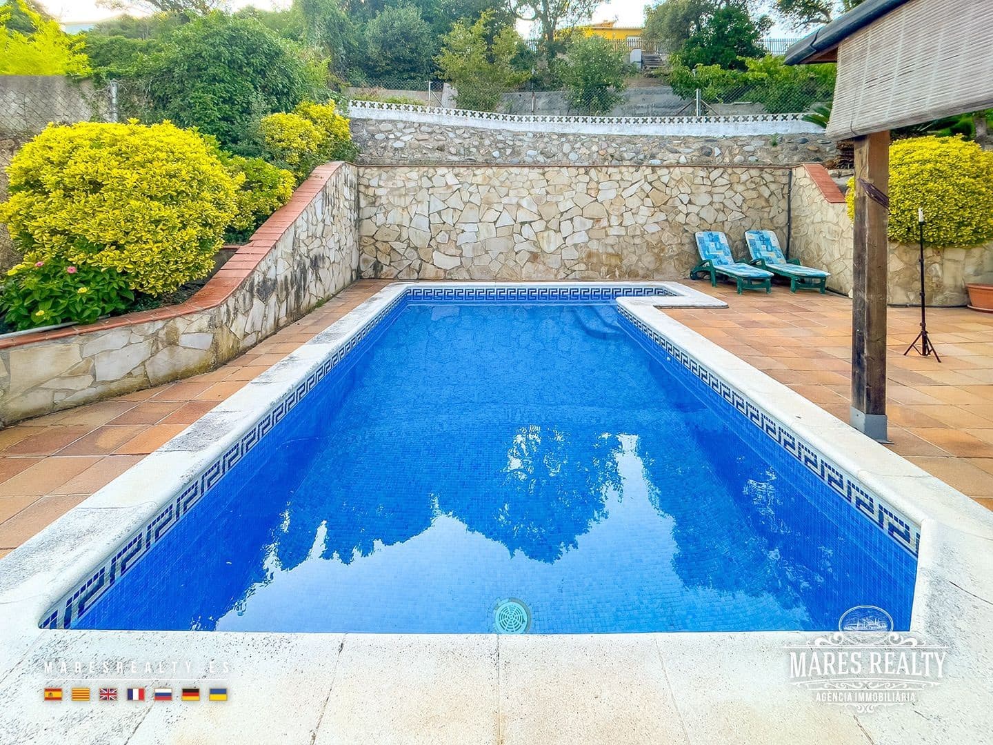4 soveværelse Villa til salg i Lloret de Mar med swimmingpool garage - € 350.000 (Ref: 9153598)