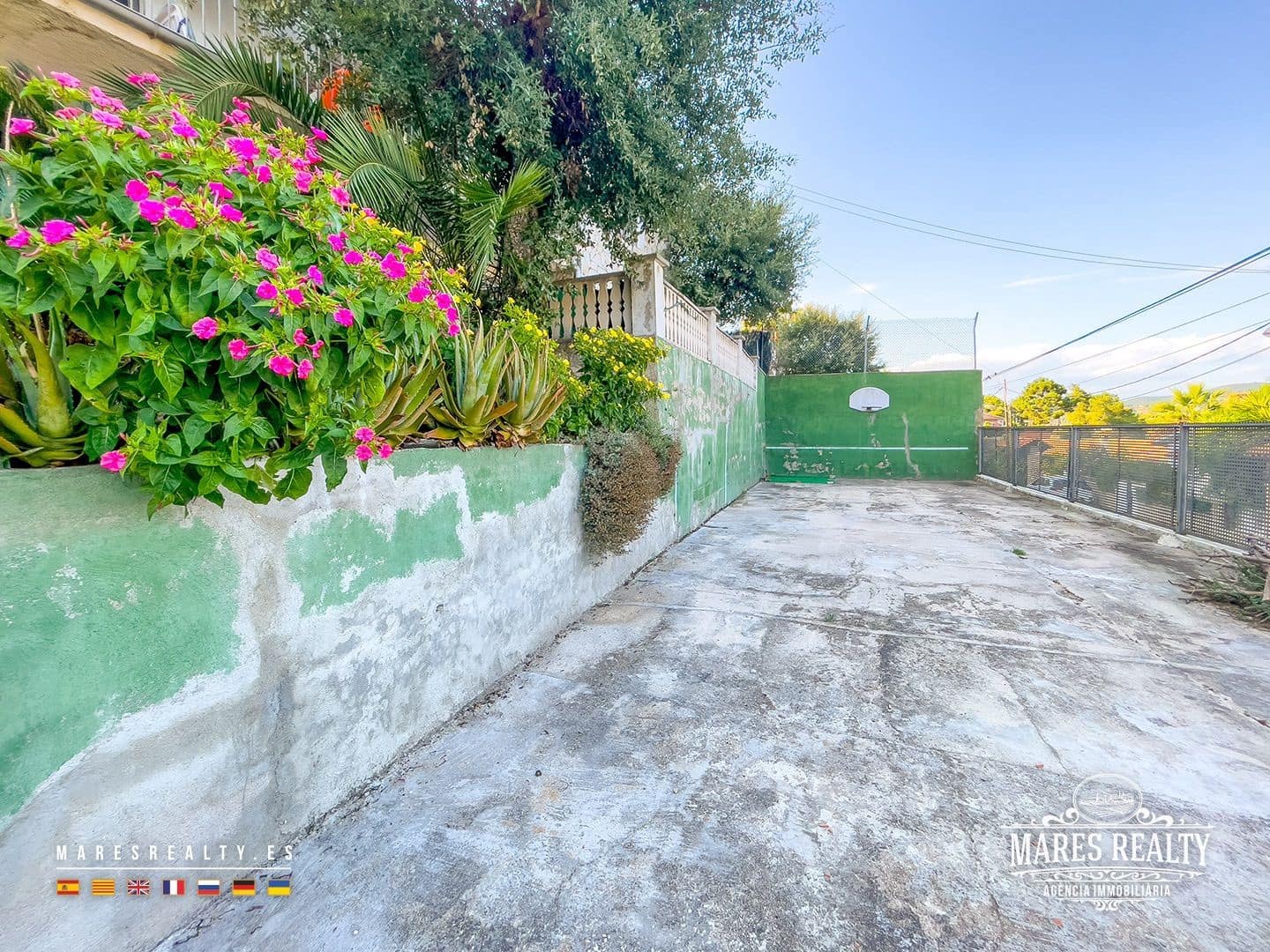 4 soveværelse Villa til salg i Lloret de Mar med swimmingpool garage - € 350.000 (Ref: 9153598)