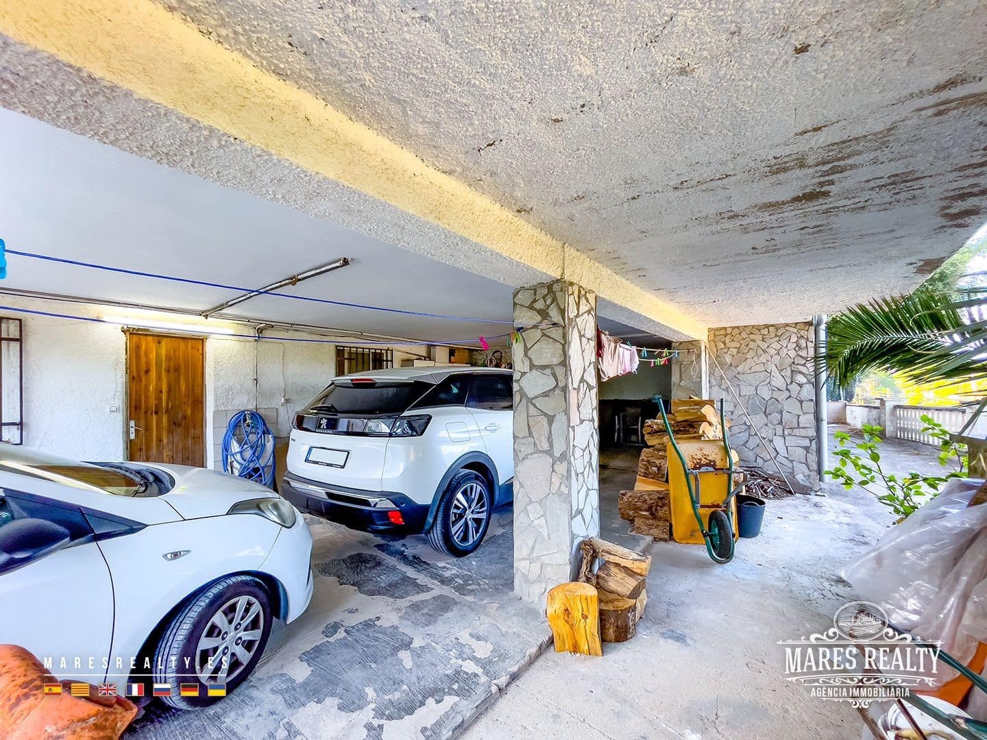 4 soveværelse Villa til salg i Lloret de Mar med swimmingpool garage - € 350.000 (Ref: 9153598)