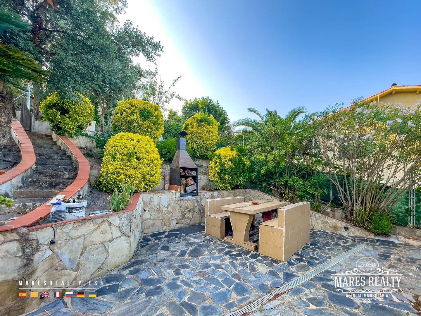 4 soveværelse Villa til salg i Lloret de Mar med swimmingpool garage - € 350.000 (Ref: 9153598)