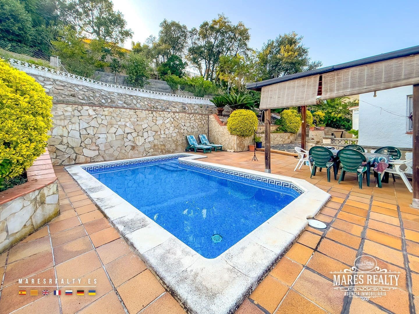 4 soveværelse Villa til salg i Lloret de Mar med swimmingpool garage - € 350.000 (Ref: 9153598)