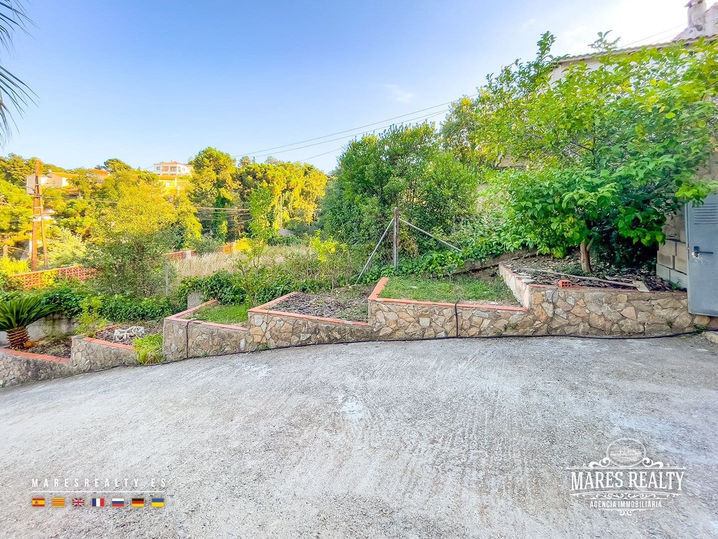 4 soveværelse Villa til salg i Lloret de Mar med swimmingpool garage - € 350.000 (Ref: 9153598)