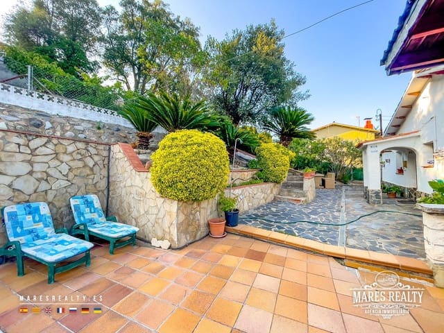 Chalet de 4 habitaciones en Lloret de Mar en venta con piscina garaje - 350.000 € (Ref: 9153598)