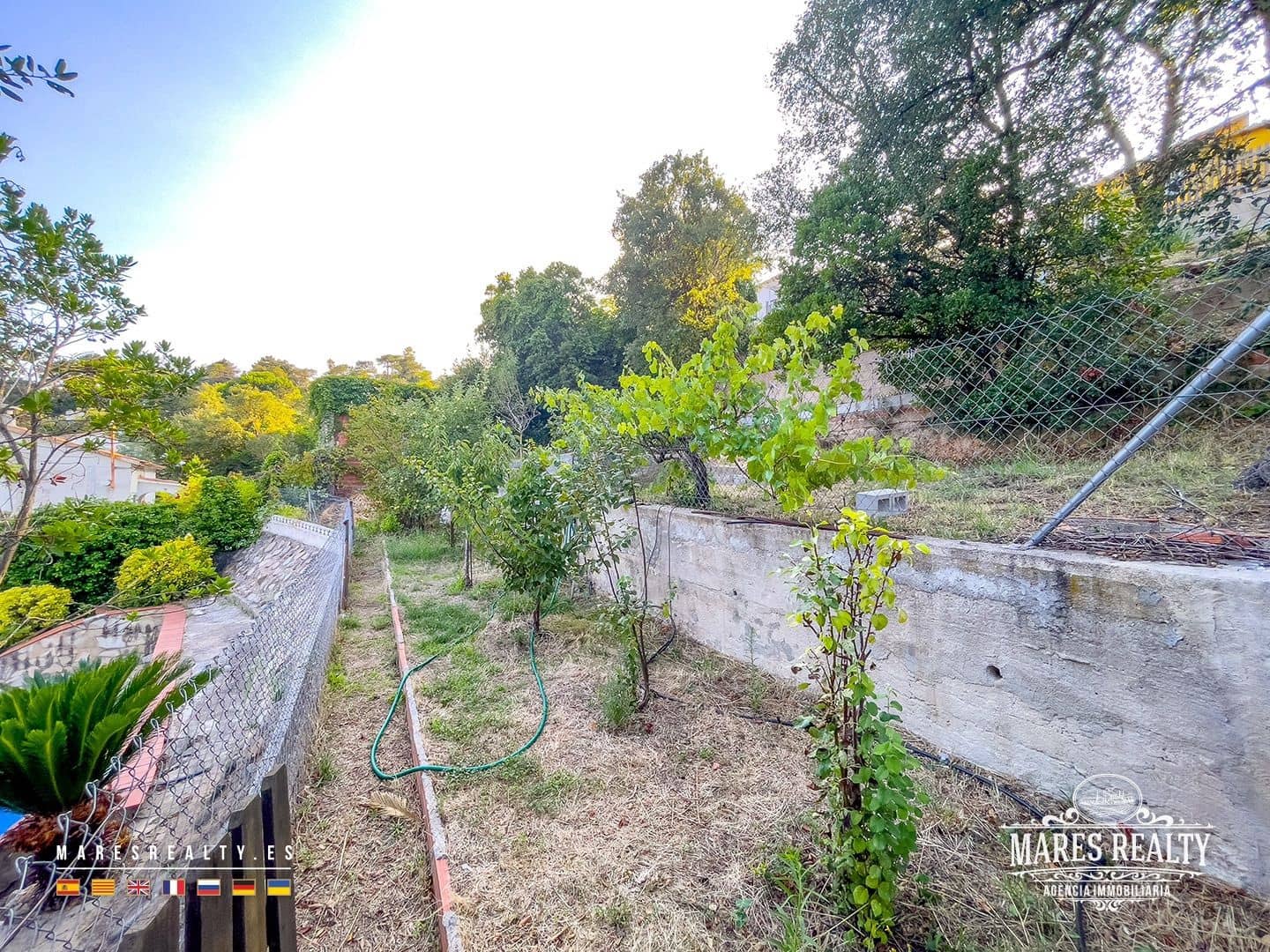 4 soveværelse Villa til salg i Lloret de Mar med swimmingpool garage - € 350.000 (Ref: 9153598)