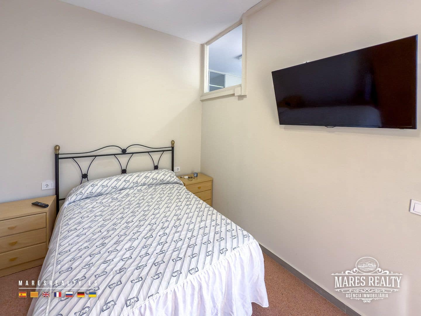 2 bedroom Flat for sale in Lloret de Mar with garage - € 250,000 (Ref: 9183267)