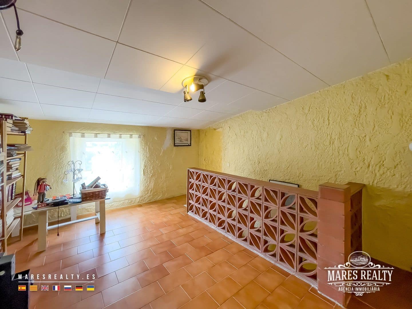 10 slaapkamer Villa te koop in Sils met zwembad garage - € 245.000 (Ref: 9186643)