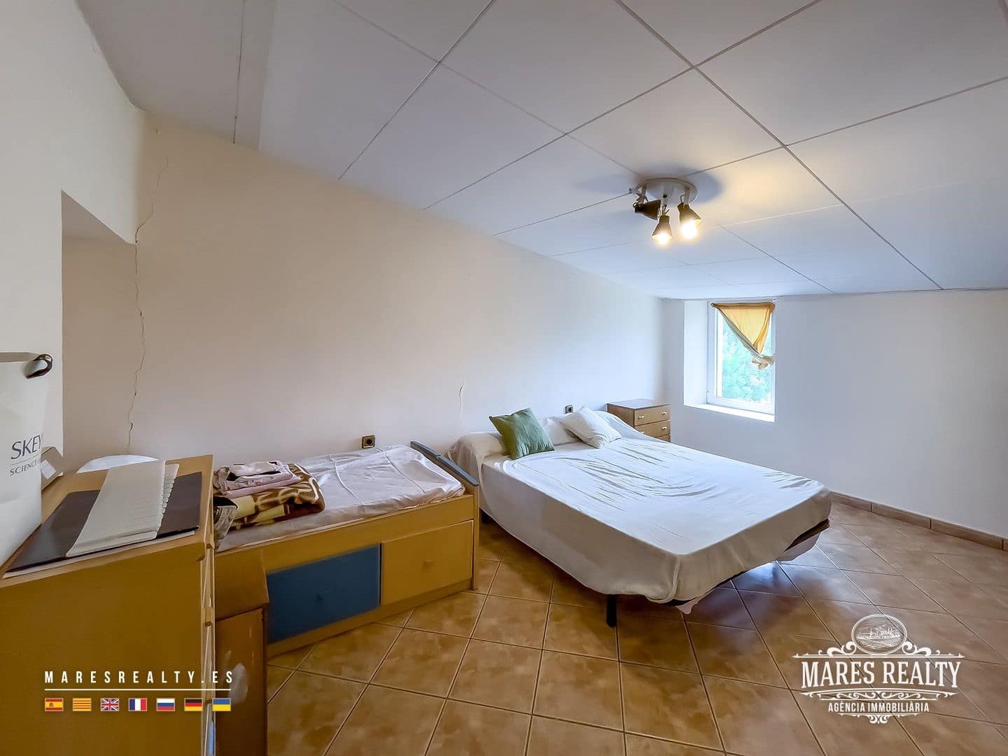 10 slaapkamer Villa te koop in Sils met zwembad garage - € 245.000 (Ref: 9186643)