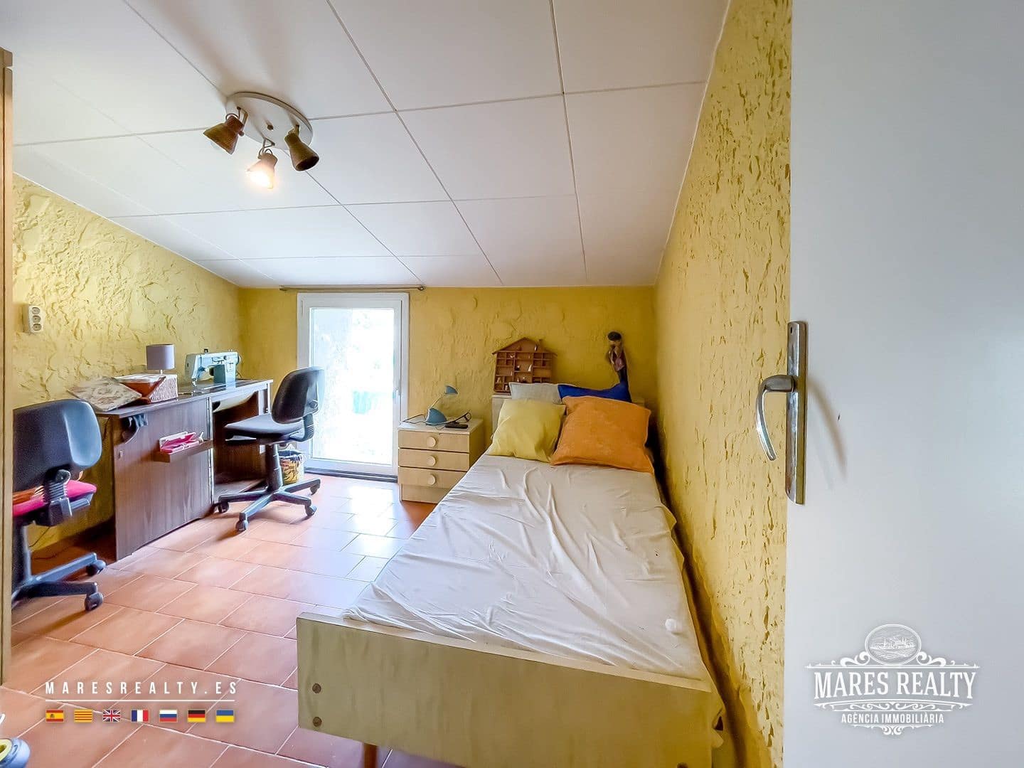 10 slaapkamer Villa te koop in Sils met zwembad garage - € 245.000 (Ref: 9186643)