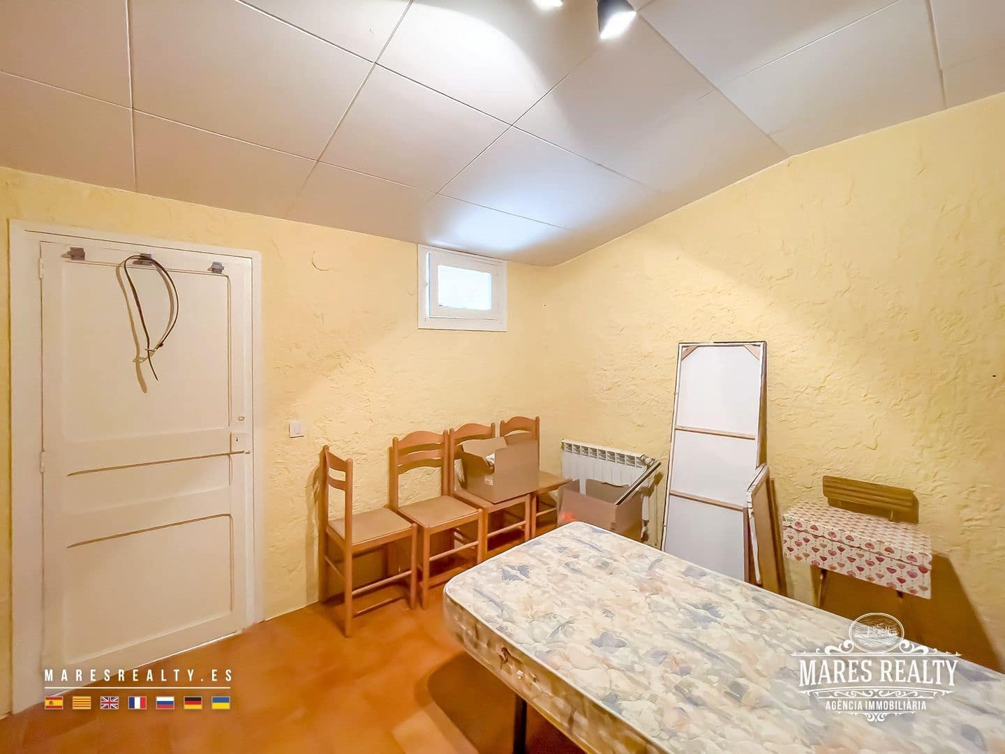 10 slaapkamer Villa te koop in Sils met zwembad garage - € 245.000 (Ref: 9186643)