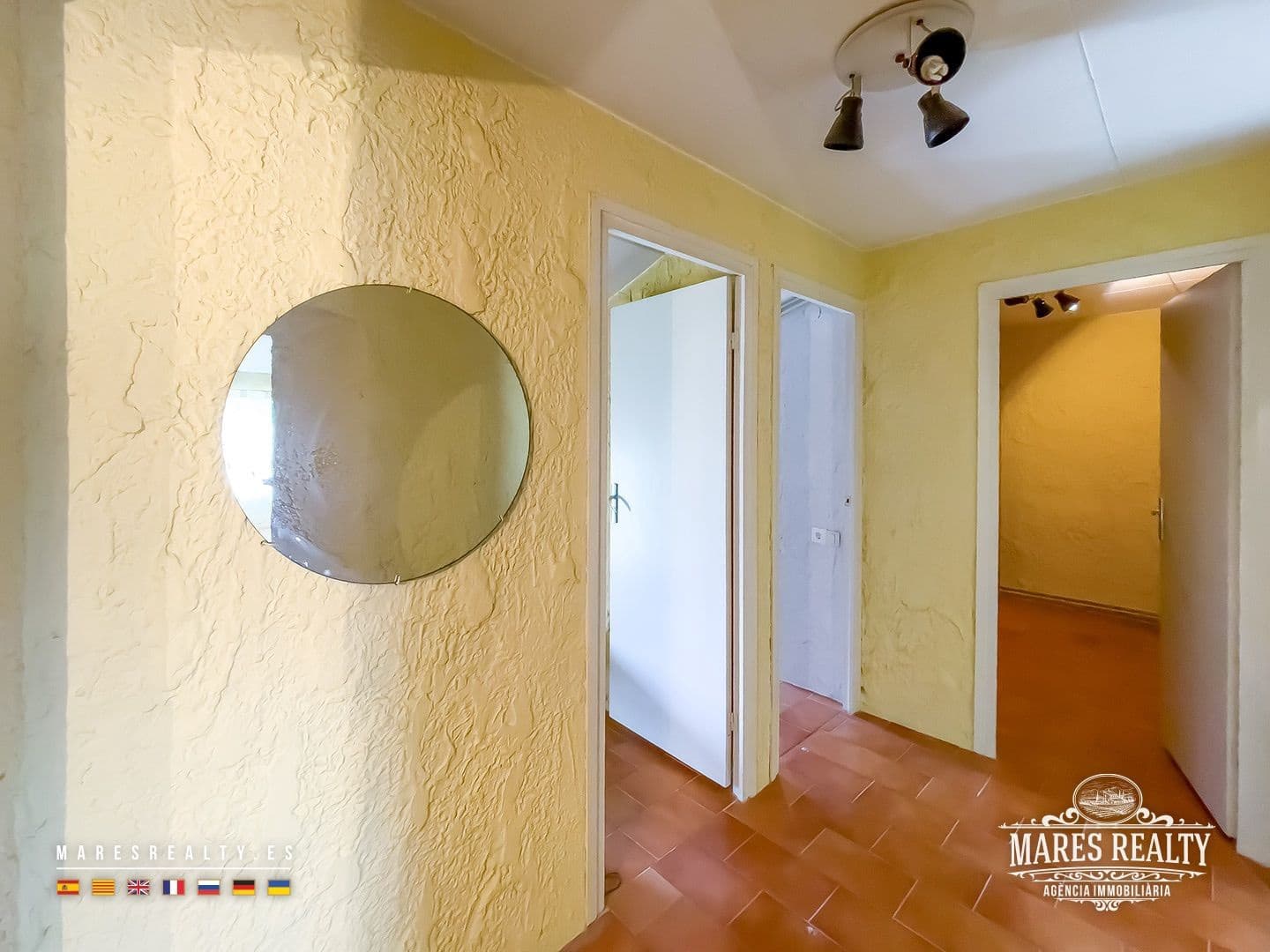 10 slaapkamer Villa te koop in Sils met zwembad garage - € 245.000 (Ref: 9186643)