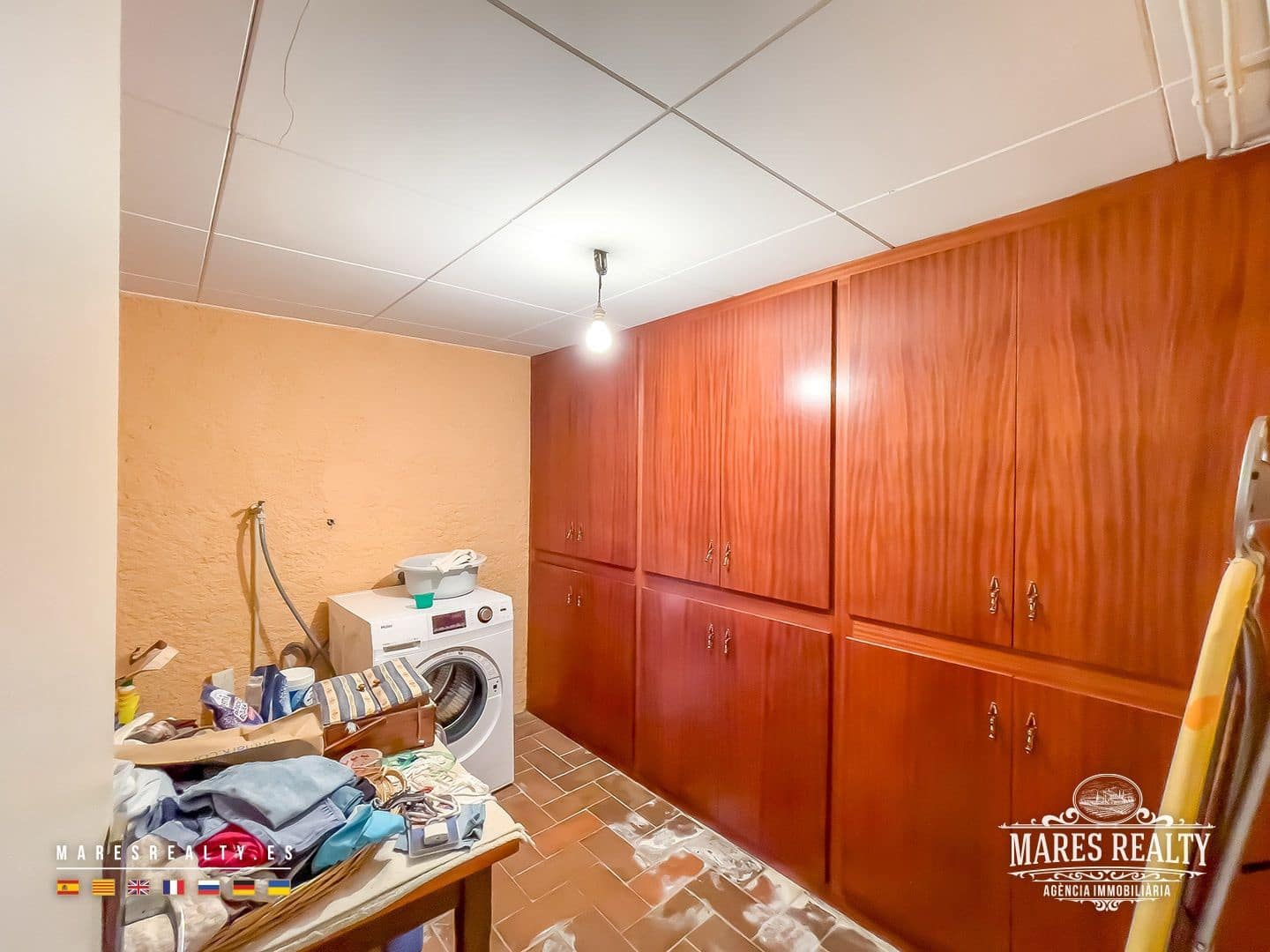 10 slaapkamer Villa te koop in Sils met zwembad garage - € 245.000 (Ref: 9186643)