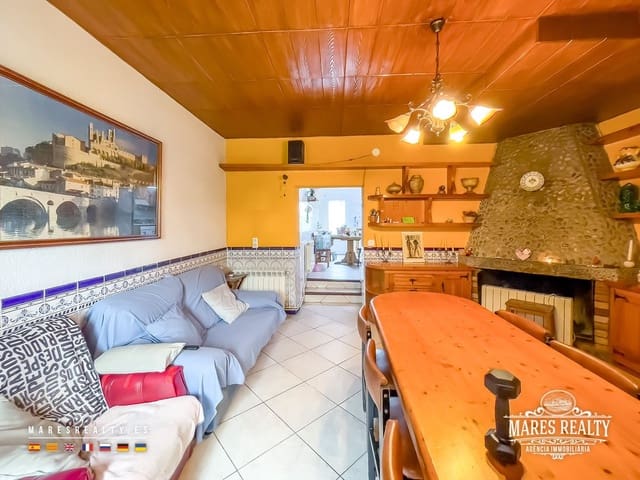 10 bedroom Villa for sale in Sils with pool garage - € 245,000 (Ref: 9186643)