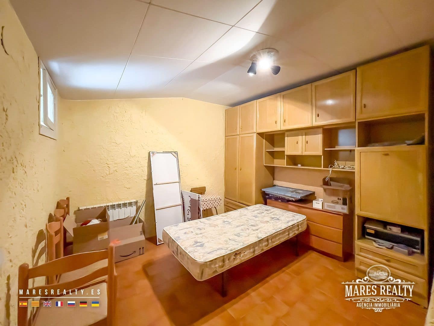 10 slaapkamer Villa te koop in Sils met zwembad garage - € 245.000 (Ref: 9186643)